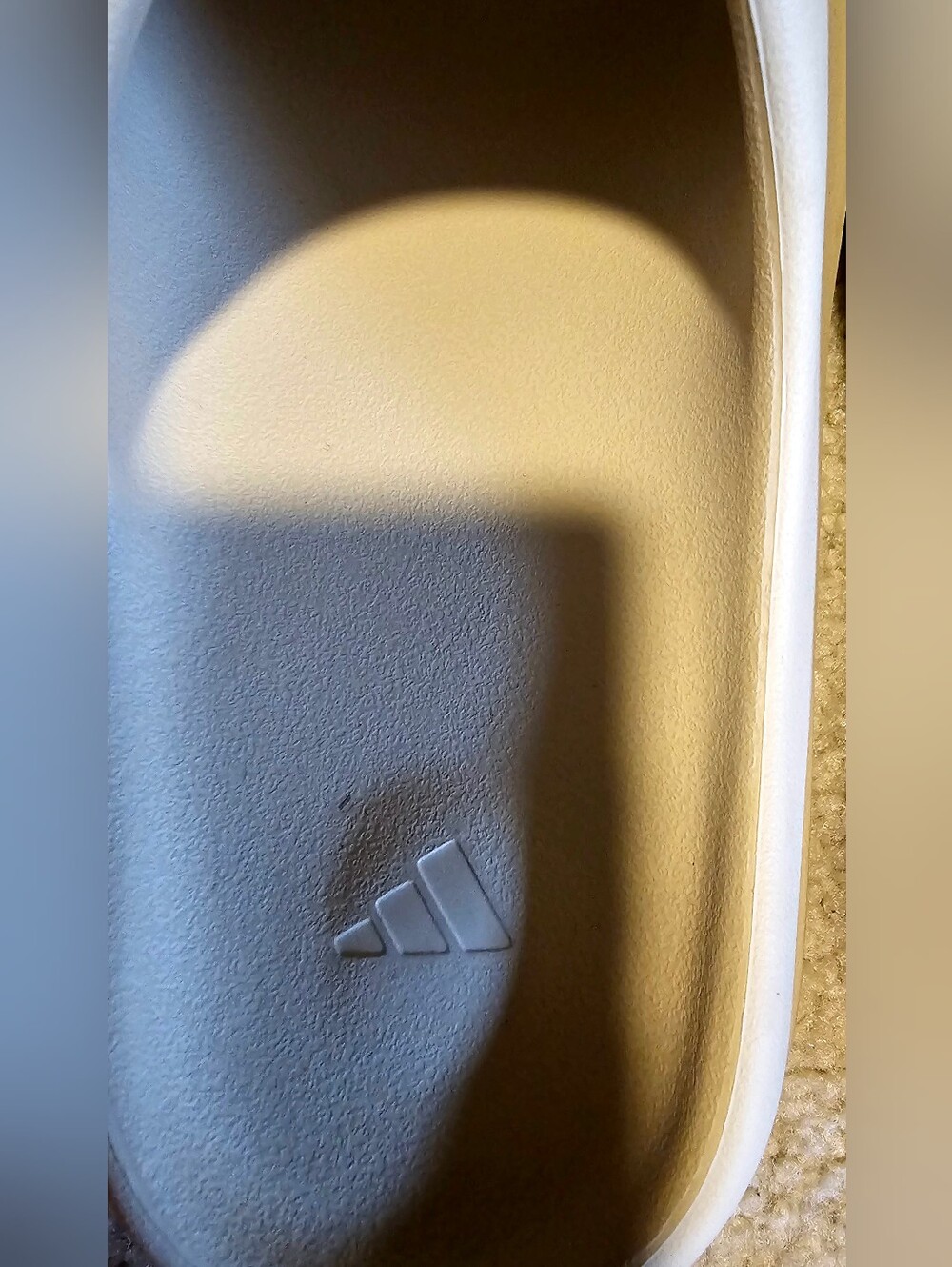 Yeezy Slides - Picture 5 of 8
